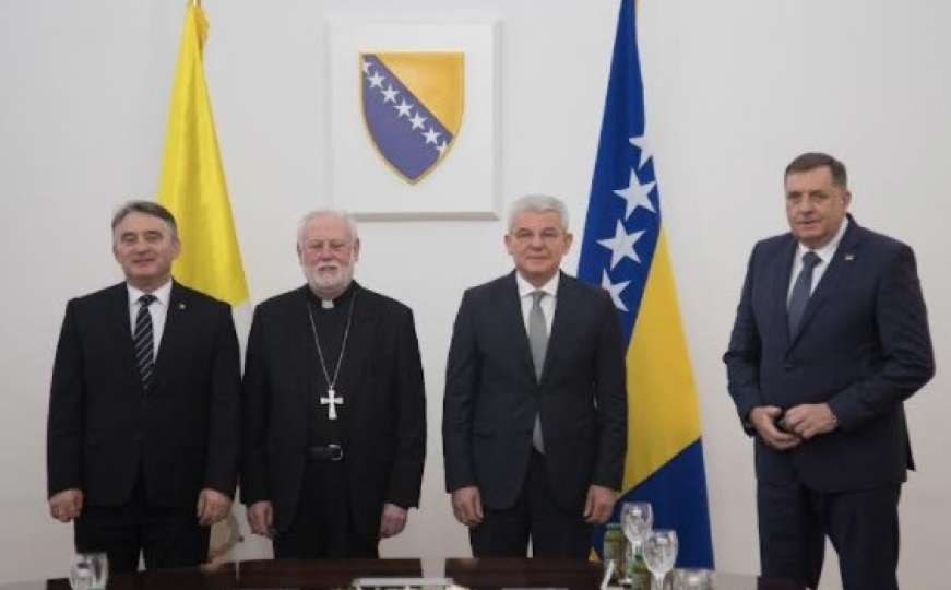 Komšić, Dodik i Džaferović ugostili sekretara Vatikana